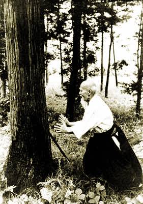 Imagem histórica de Morihei Ueshiba e do Aikido