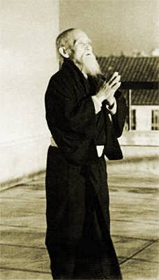 Imagem histórica de Morihei Ueshiba e do Aikido